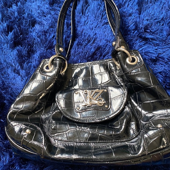 Kathy Van Zeeland black vinyl logo satchel bag. - Picture 6 of 16